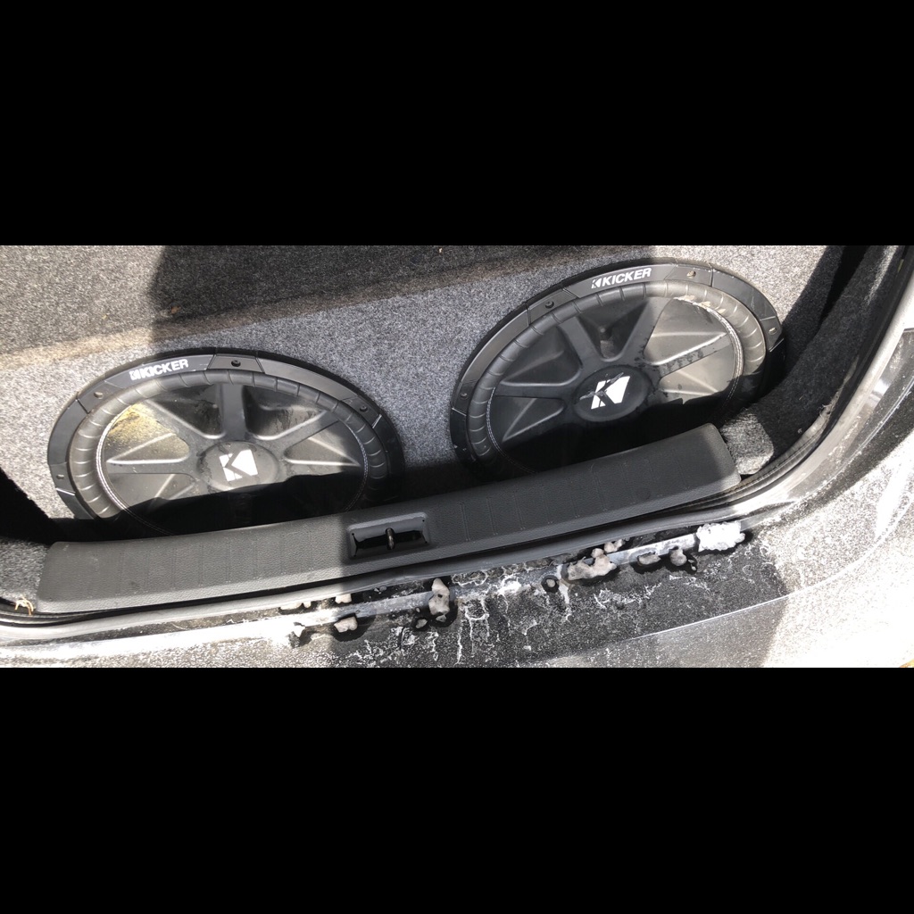 15 In Kickers 12in Kickers 3500 Watt Hifonics Amp